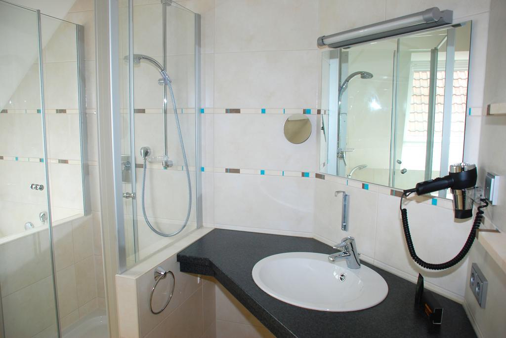 Hezelhof'S Radl-Hotel Wassertruedingen Room photo
